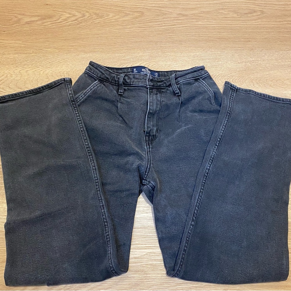 Hollister: High rise washed black jeans
